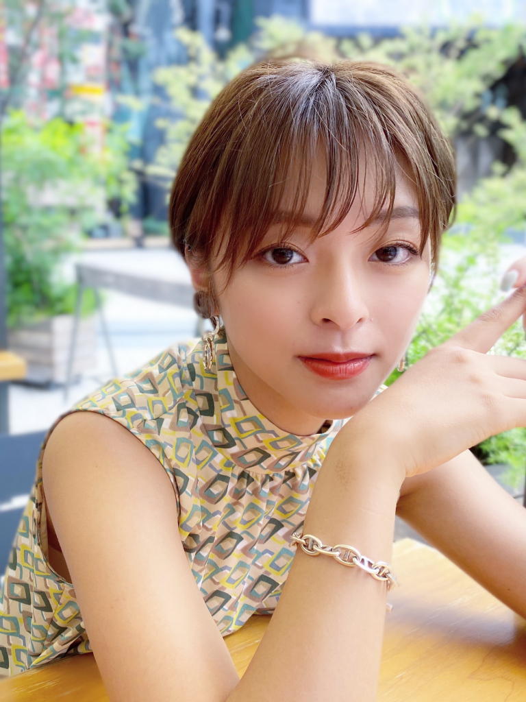 西葛西にある美容室「シーズヘア（SEES HAIR ）」のヘアスタイル「大人可愛い２０代30代４０代前下がりショートボブ【SEES西葛西】」の拡大画像